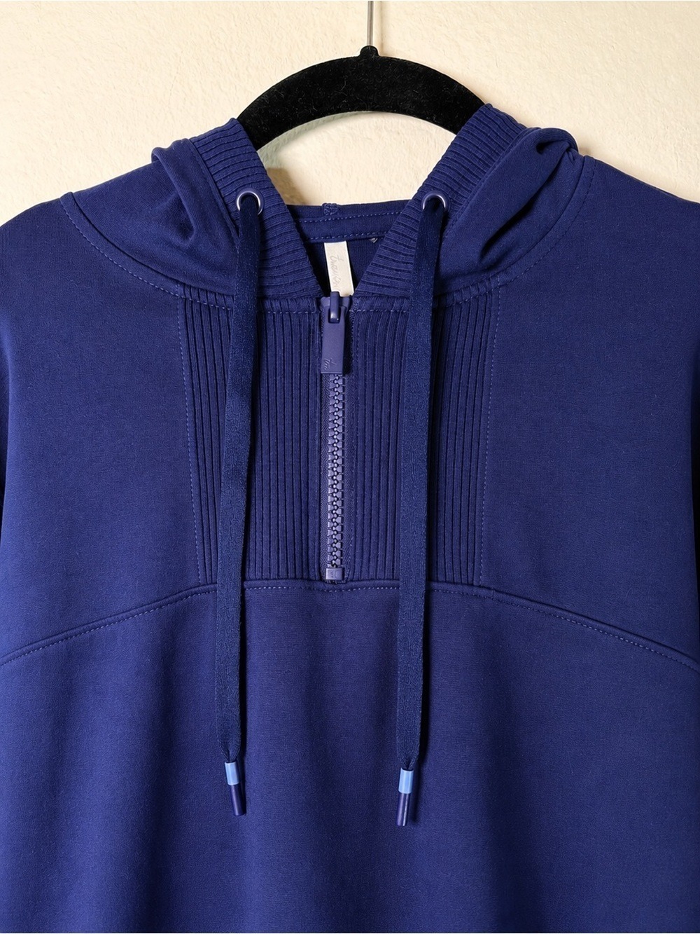 TravisMathew Navy Quarter Zip Hooded Pullover Top Extra Small - Picture 7 of 8